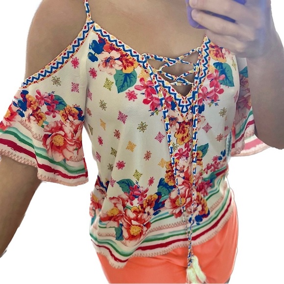 Flying Tomato, Floral Cold Shoulder, Flow Loose Top, XS, Lace Up, Bell Sleeves - Picture 3 of 9